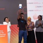 Kenya : L’IA de Elly Savatia qui traduit la voix en langue des signes, remporte l’Africa Prize